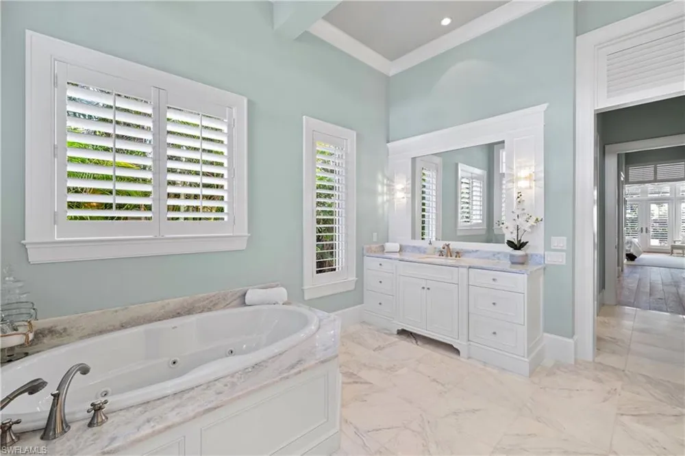 532 Pine Grove Lane Naples, FL 34103