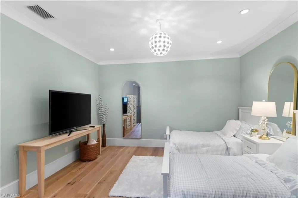 532 Pine Grove Lane Naples, FL 34103