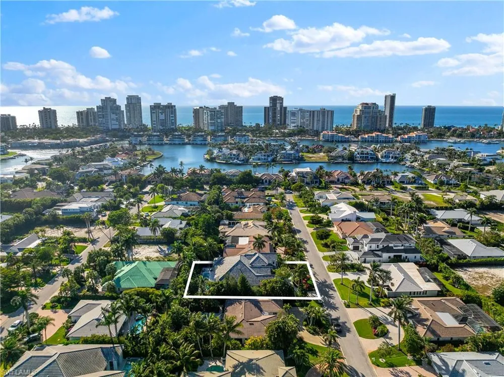 532 Pine Grove Lane Naples, FL 34103