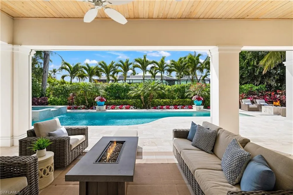 532 Pine Grove Lane Naples, FL 34103