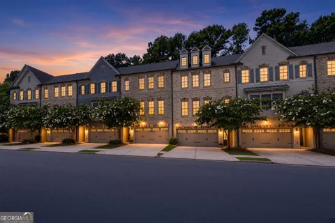 2538 Skyland DR NE