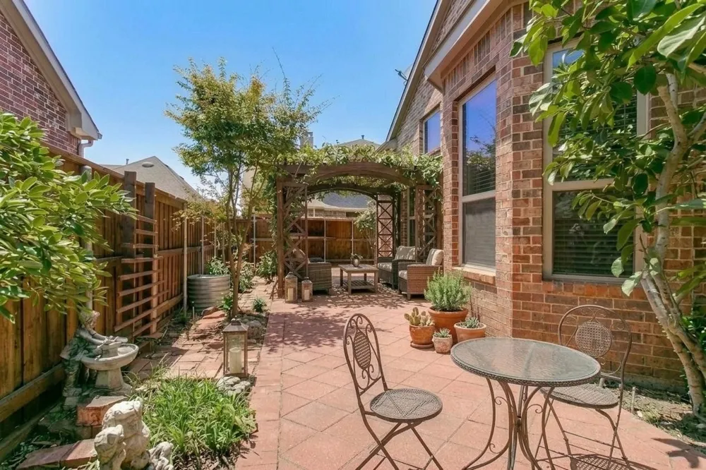 2508 Case Castle Court Lewisville, TX 75056