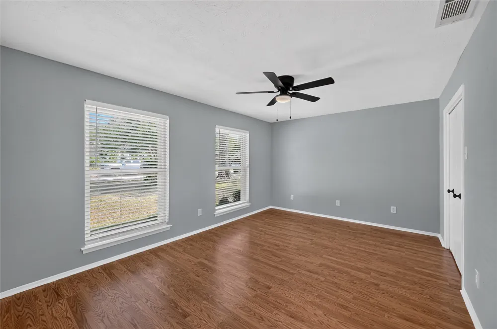 2760 Hollandale Lane Farmers Branch, TX 75234
