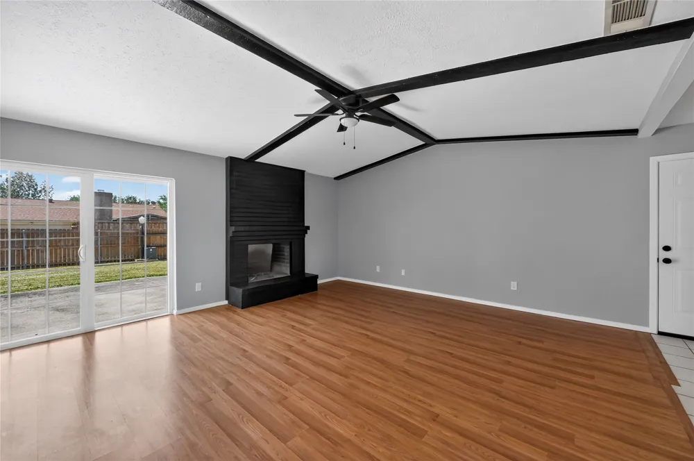 2760 Hollandale Lane Farmers Branch, TX 75234