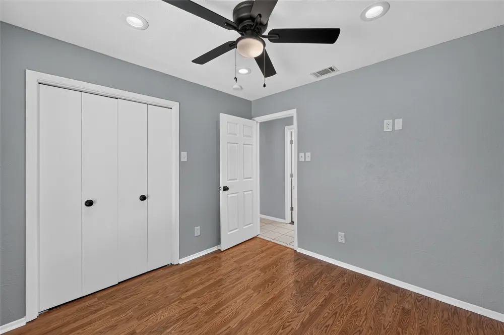 2760 Hollandale Lane Farmers Branch, TX 75234