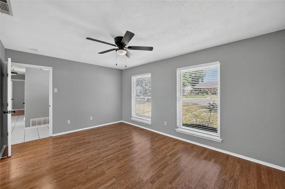 2760 Hollandale Lane Farmers Branch, TX 75234
