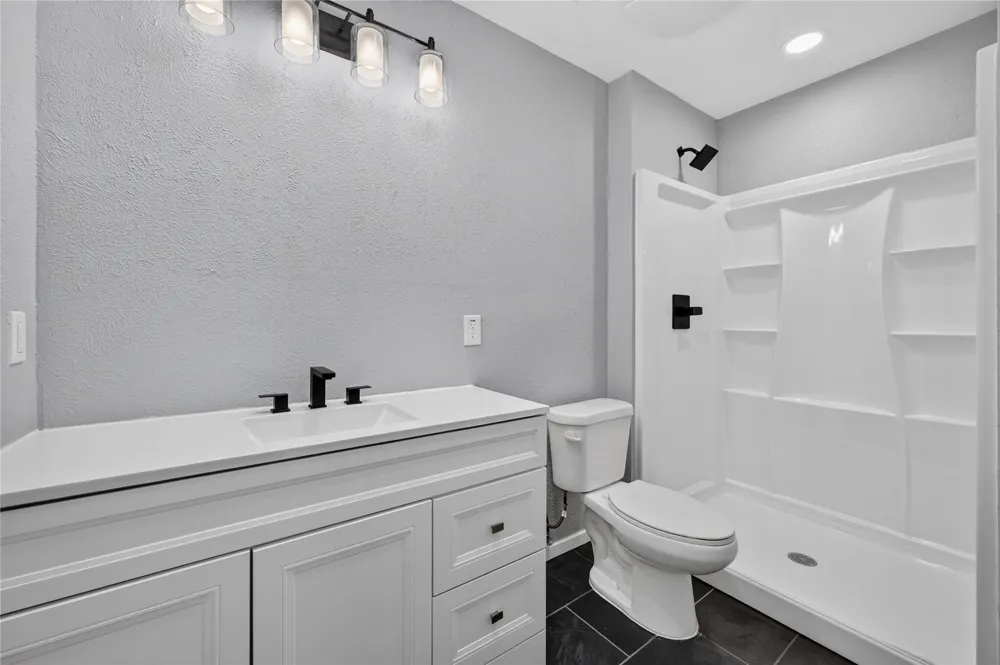 2760 Hollandale Lane Farmers Branch, TX 75234
