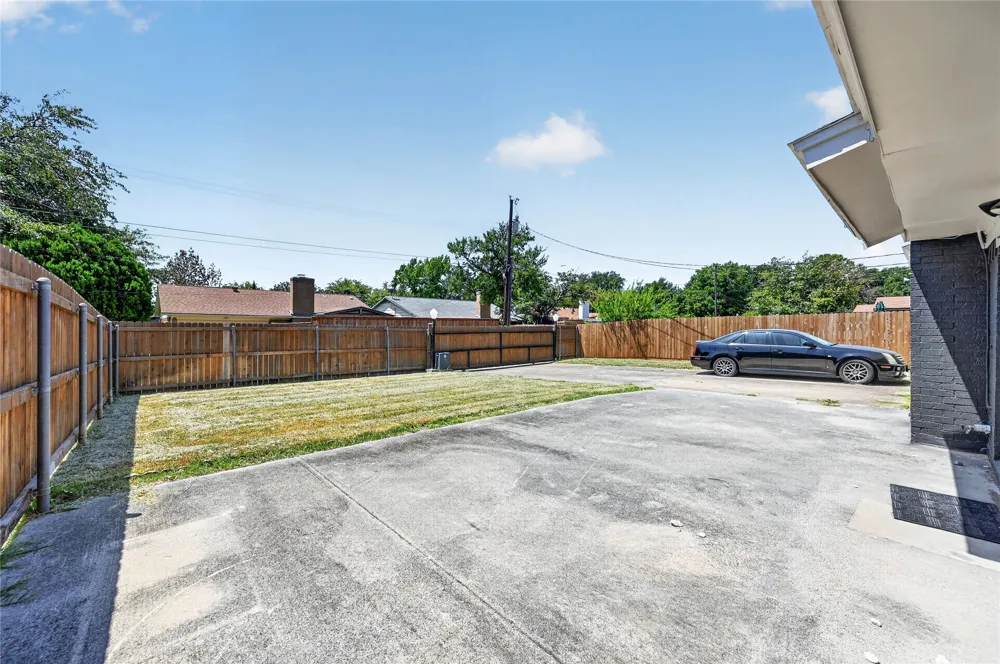2760 Hollandale Lane Farmers Branch, TX 75234