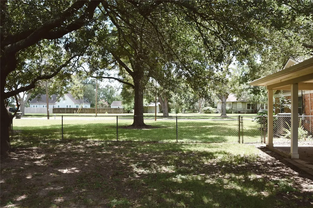 506 Olive Wharton, TX 77488