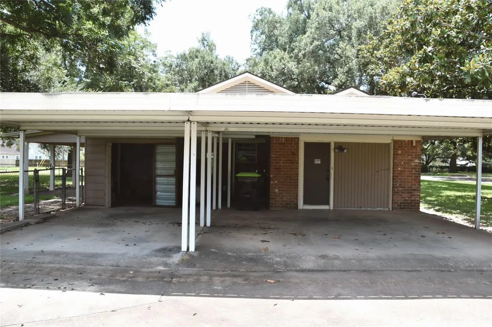 506 Olive Wharton, TX 77488