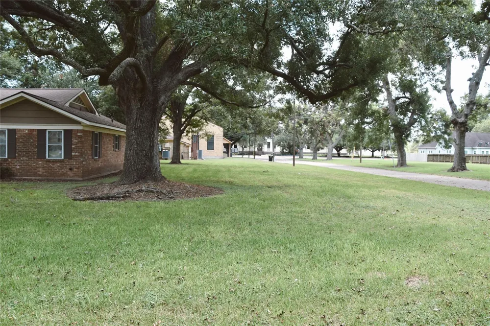 506 Olive Wharton, TX 77488