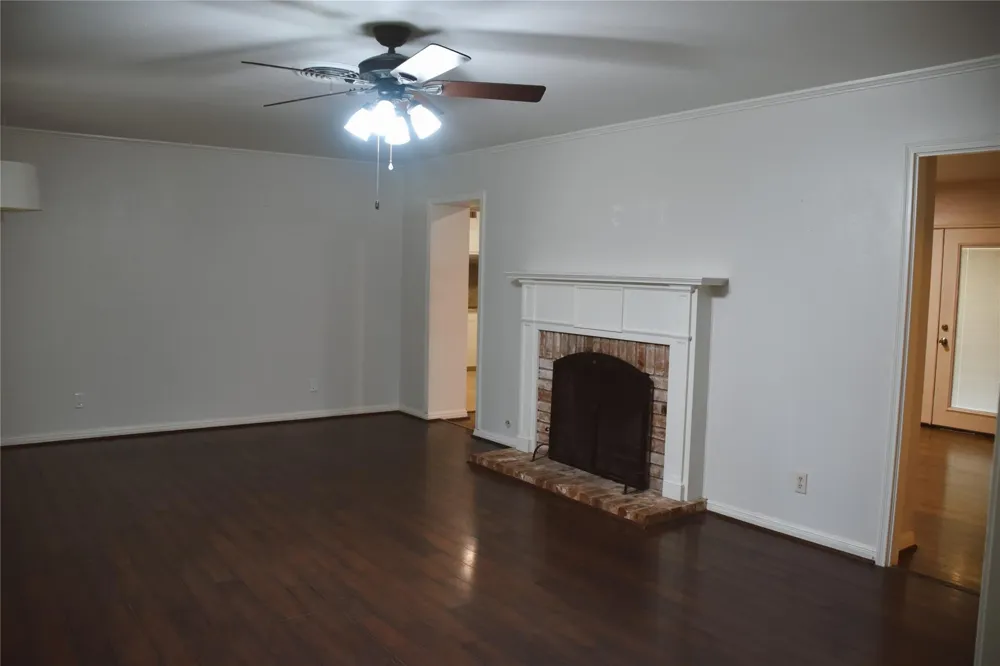 506 Olive Wharton, TX 77488
