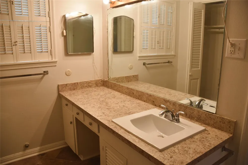 506 Olive Wharton, TX 77488
