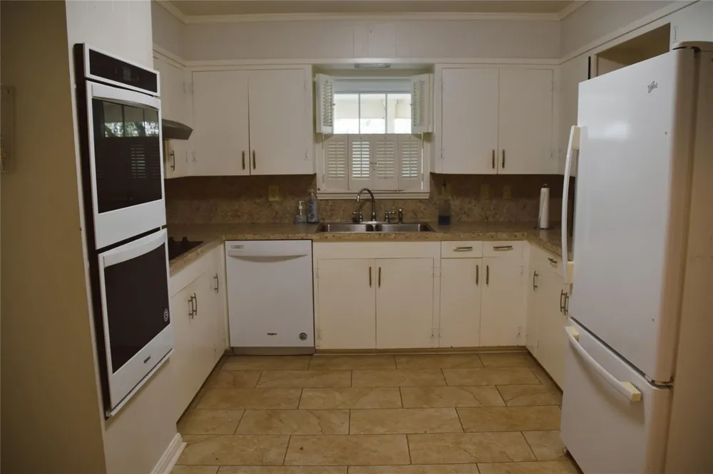 506 Olive Wharton, TX 77488