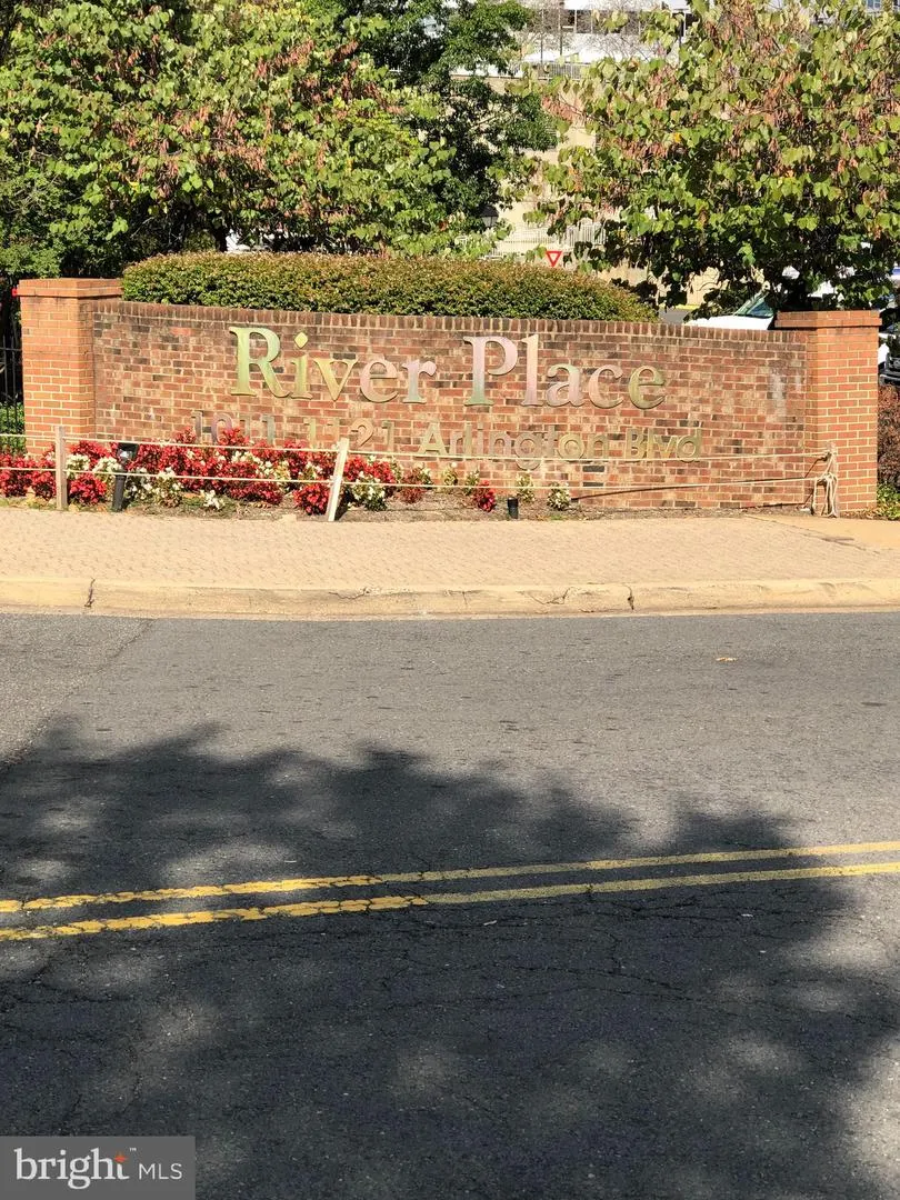 1021 ARLINGTON BOULEVARD #701 Arlington, VA 22209