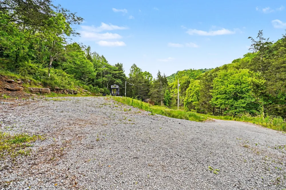 19167 Happy Hollow Rd Buffalo Valley, TN 38548