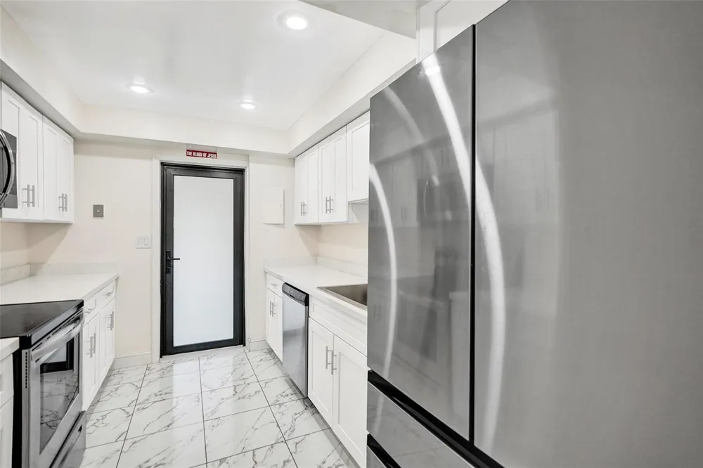 3541 NW 95th Terrace #202 Sunrise, FL 33351