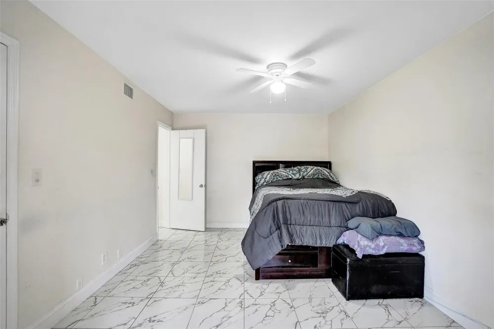 3541 NW 95th Terrace #202 Sunrise, FL 33351