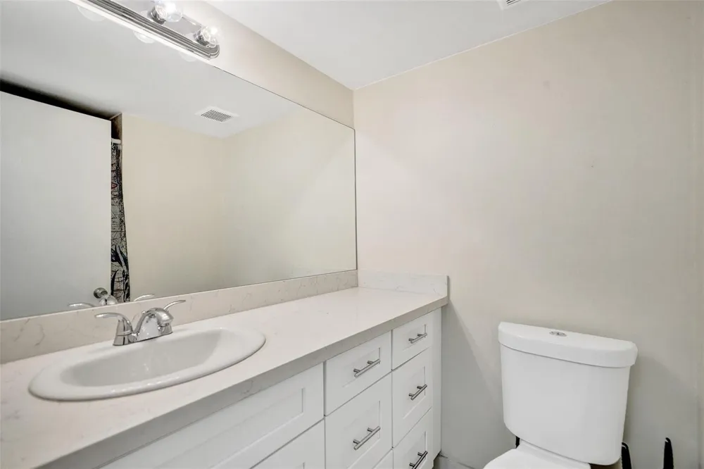 3541 NW 95th Terrace #202 Sunrise, FL 33351