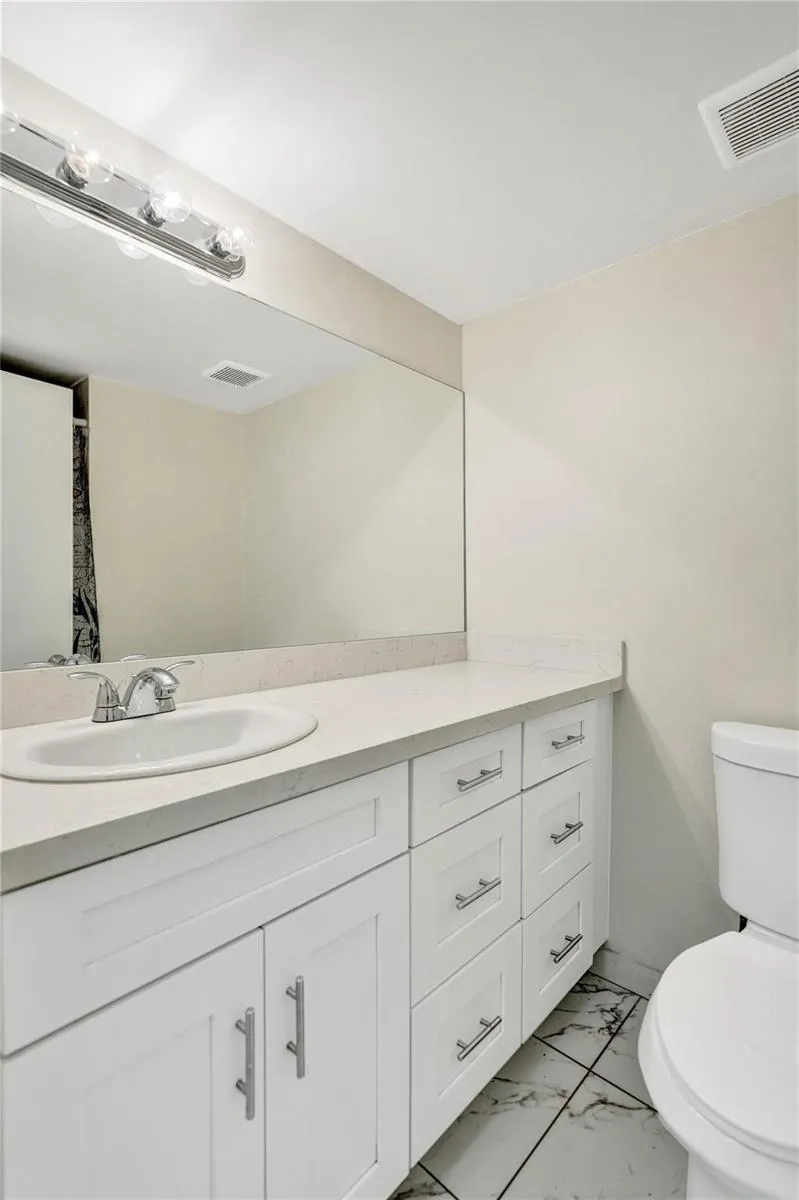 3541 NW 95th Terrace #202 Sunrise, FL 33351