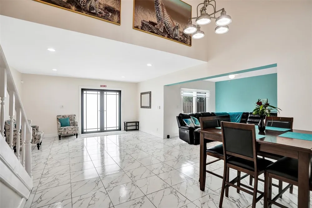 3541 NW 95th Terrace #202 Sunrise, FL 33351