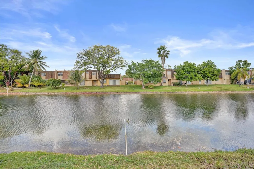 3541 NW 95th Terrace #202 Sunrise, FL 33351