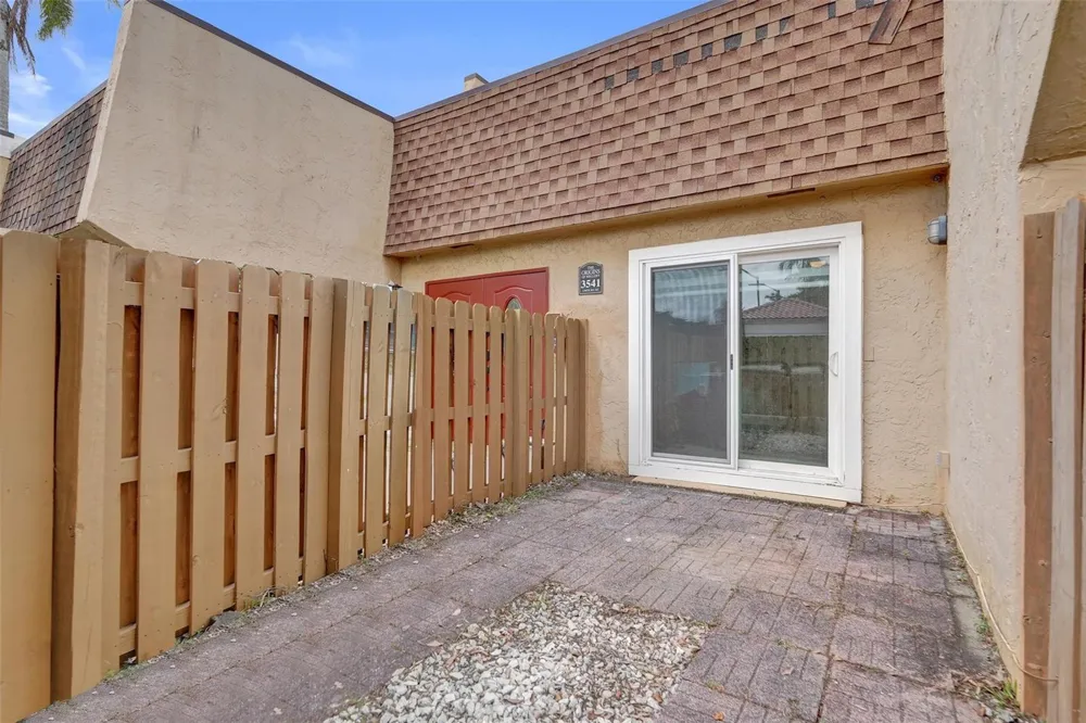 3541 NW 95th Terrace #202 Sunrise, FL 33351