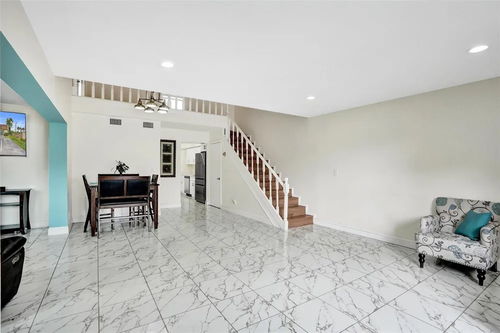 3541 NW 95th Terrace #202 Sunrise, FL 33351
