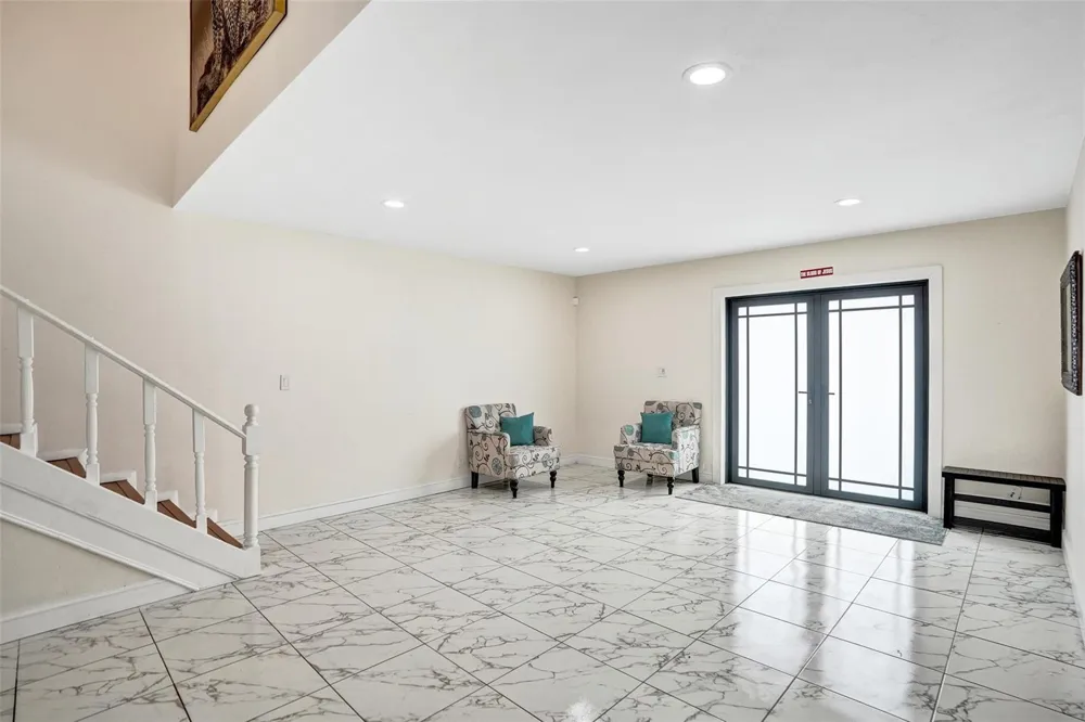 3541 NW 95th Terrace #202 Sunrise, FL 33351