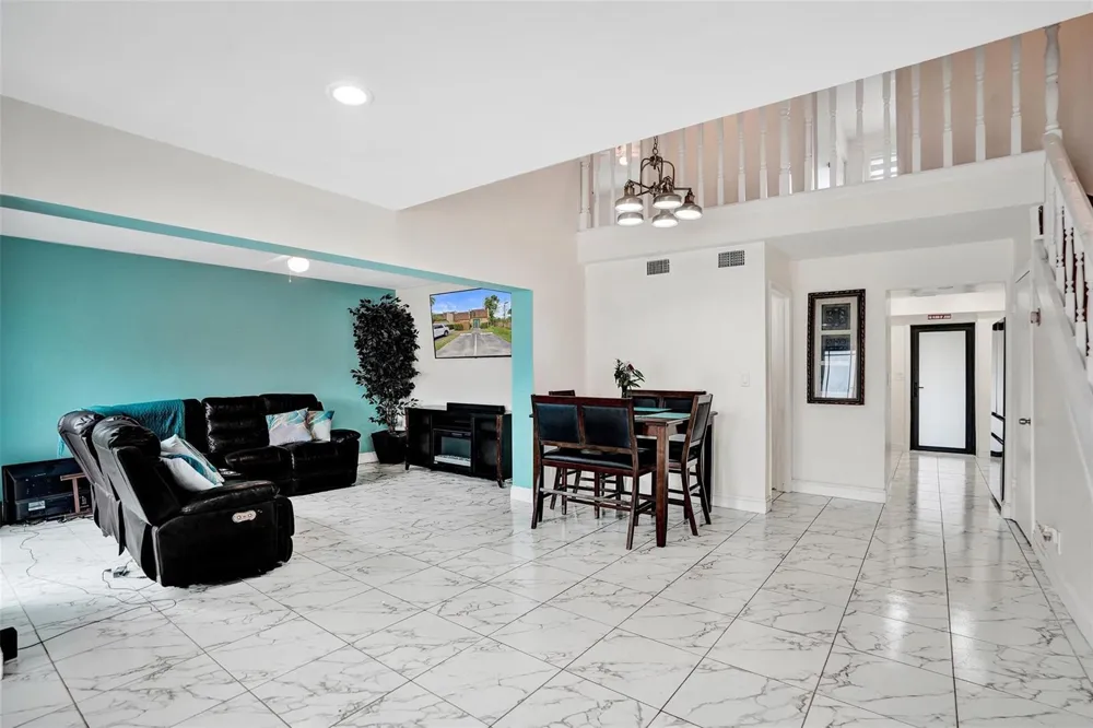 3541 NW 95th Terrace #202 Sunrise, FL 33351
