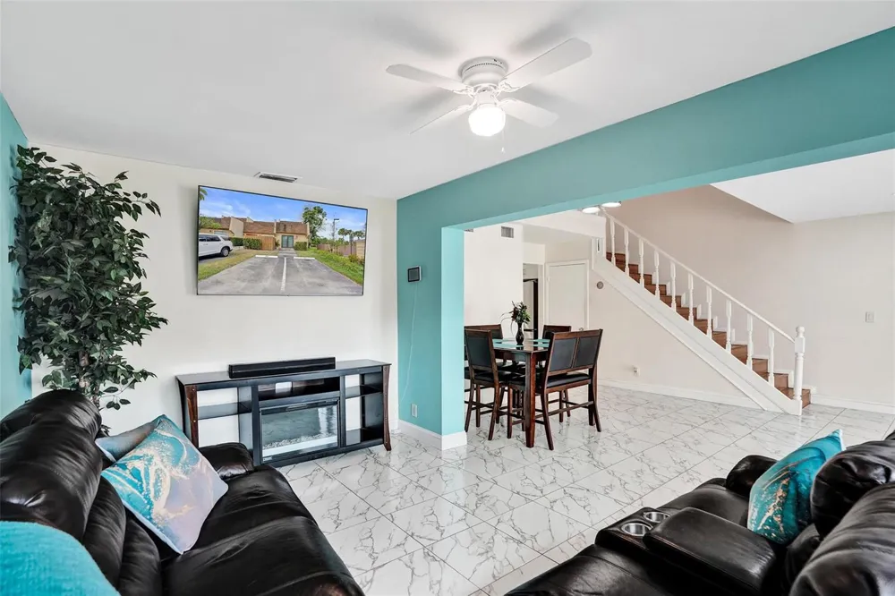 3541 NW 95th Terrace #202 Sunrise, FL 33351
