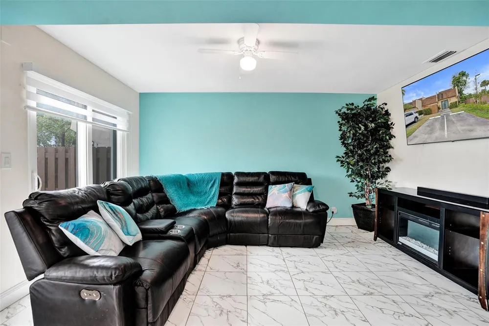 3541 NW 95th Terrace #202 Sunrise, FL 33351