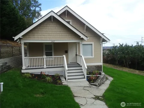 1427 E Fairbanks Street