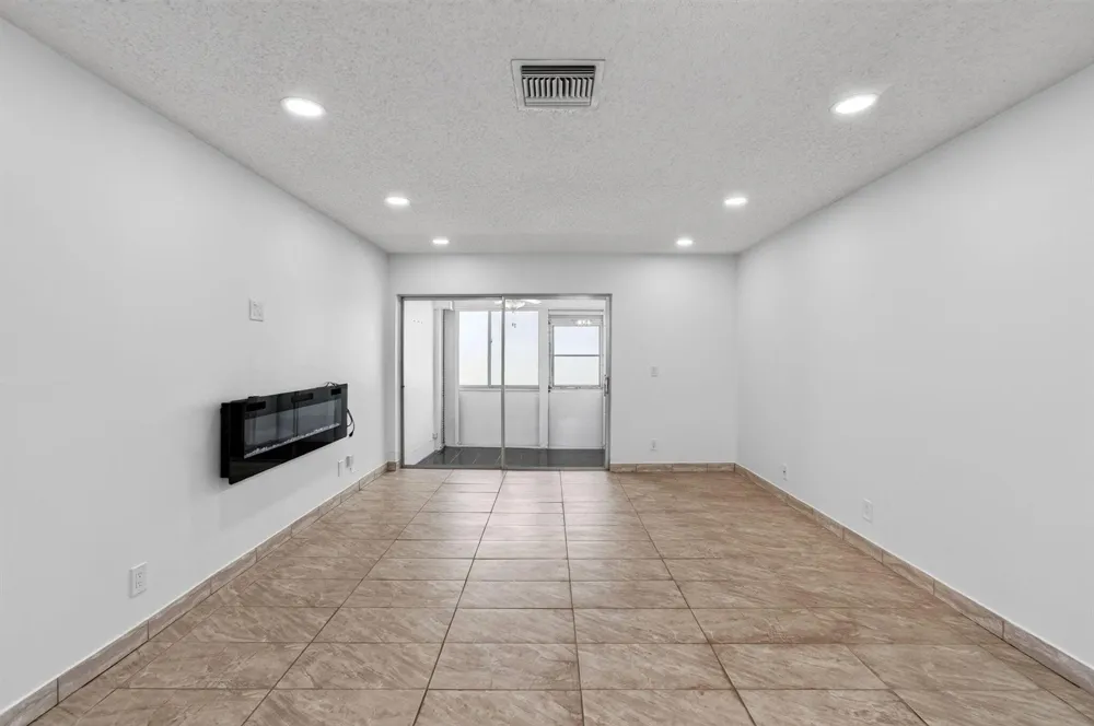 2522 Emory Dr Drive E #I West Palm Beach, FL 33415
