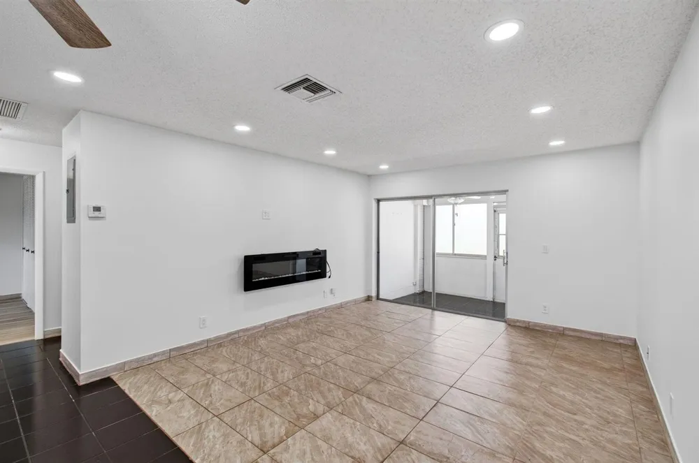 2522 Emory Dr Drive E #I West Palm Beach, FL 33415