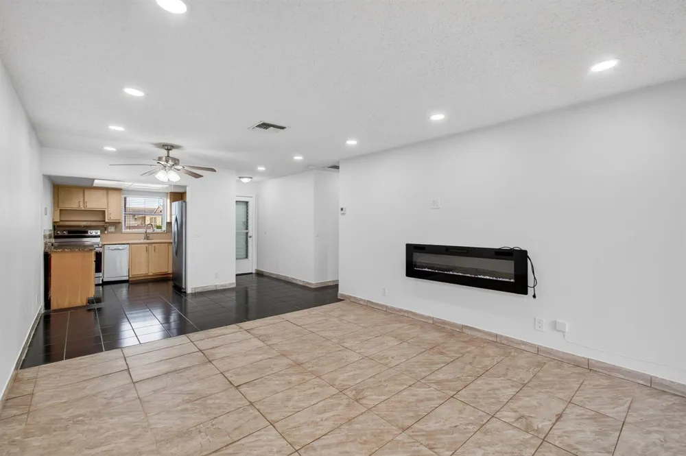 2522 Emory Dr Drive E #I West Palm Beach, FL 33415