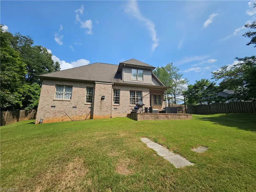 140 Fox Run Eden, NC 27288