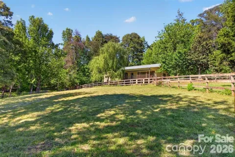 3205 Collinsville Road