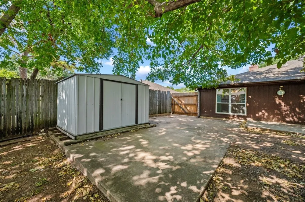 814 Rock Creek Drive Euless, TX 76039