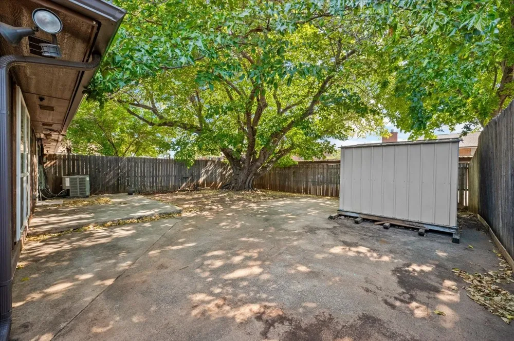 814 Rock Creek Drive Euless, TX 76039