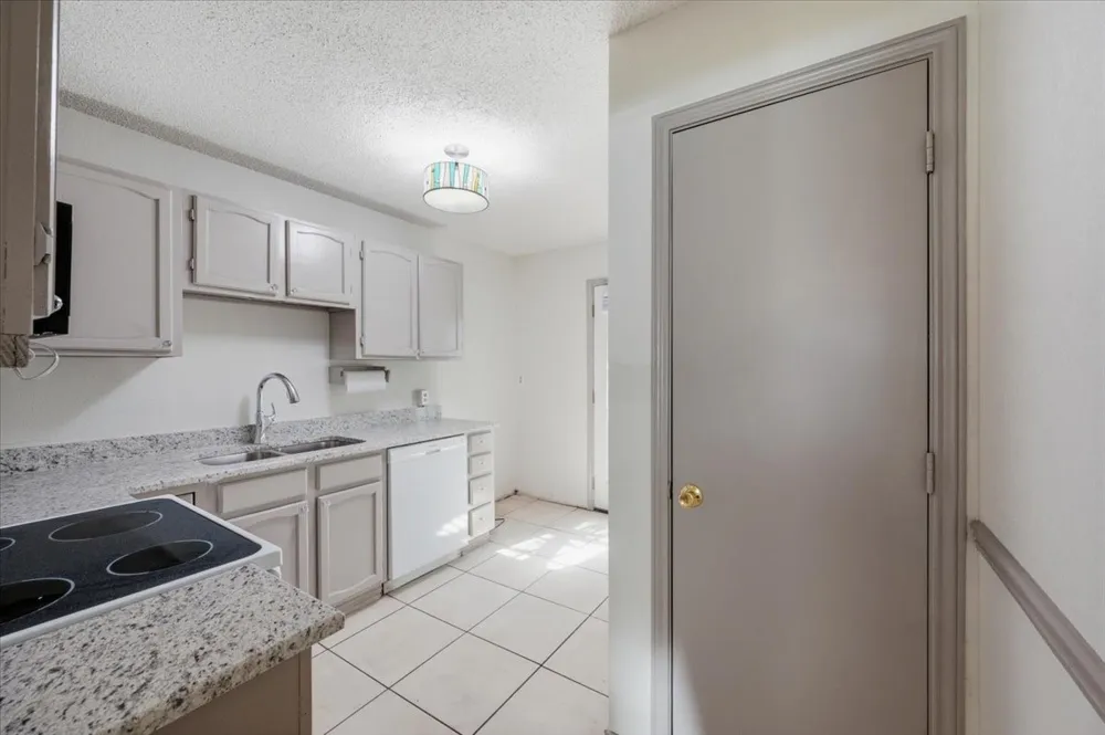 814 Rock Creek Drive Euless, TX 76039