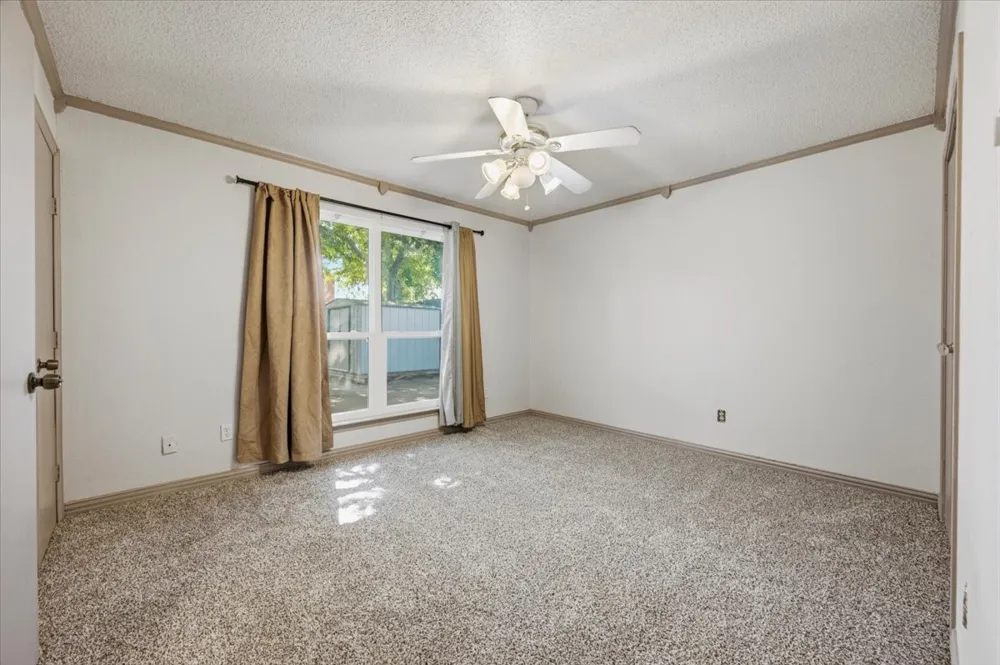 814 Rock Creek Drive Euless, TX 76039