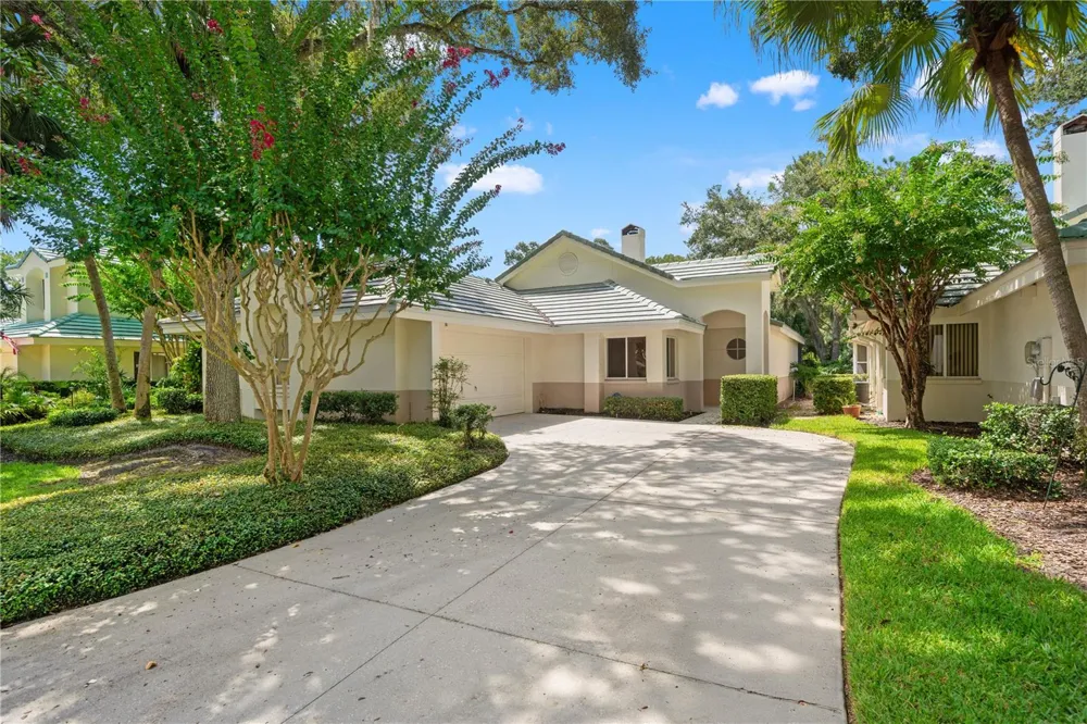6005 FAIRWAY PALMS COURT Tampa, FL 33647
