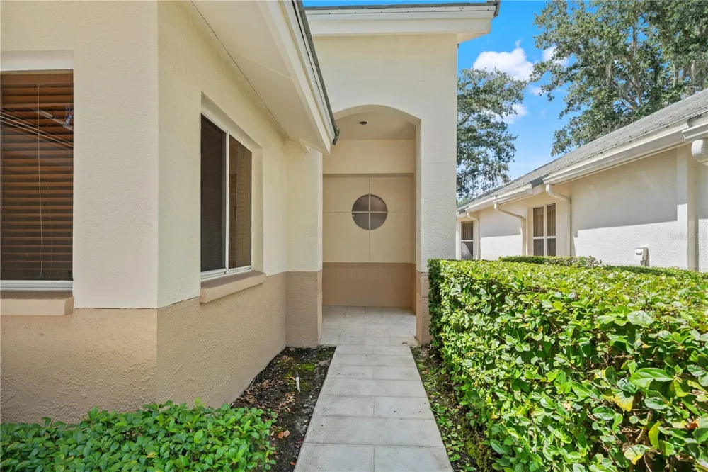 6005 FAIRWAY PALMS COURT Tampa, FL 33647