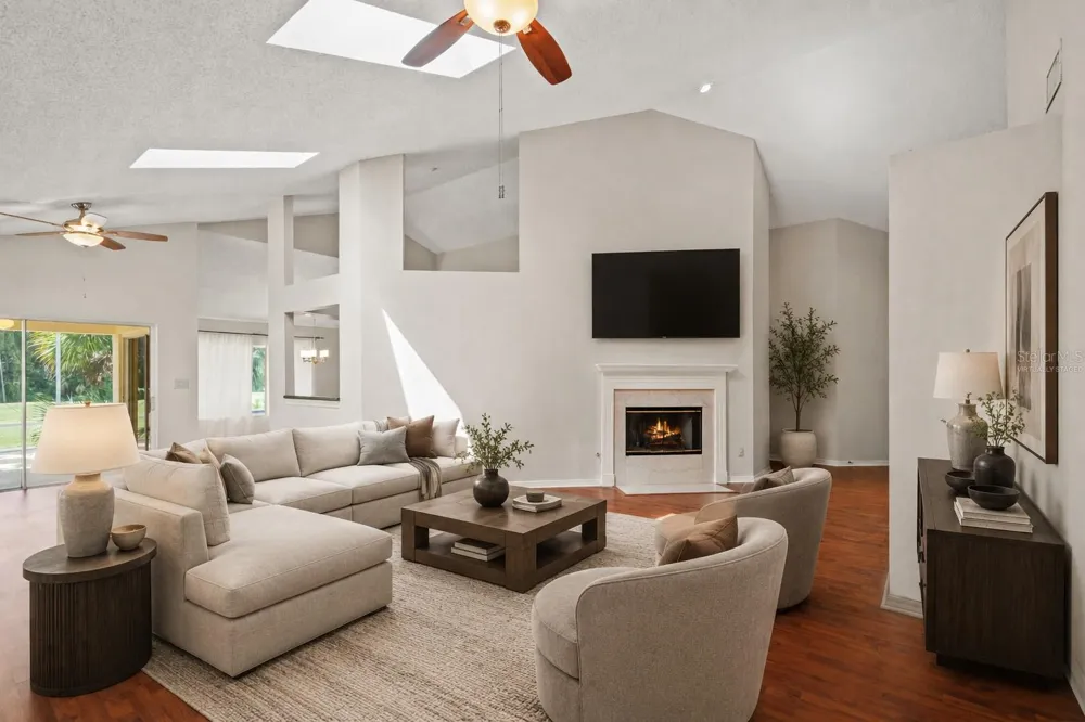 6005 FAIRWAY PALMS COURT Tampa, FL 33647