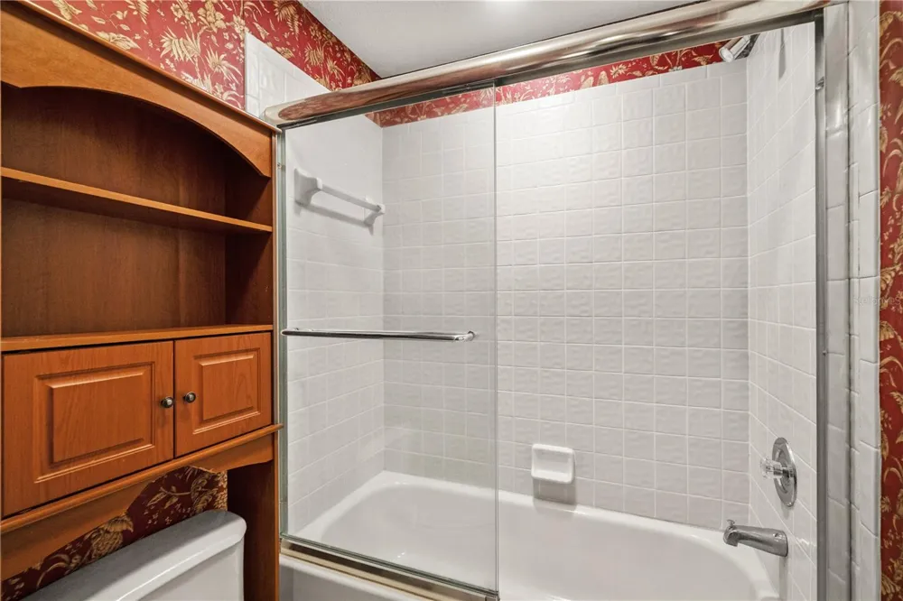 6005 FAIRWAY PALMS COURT Tampa, FL 33647