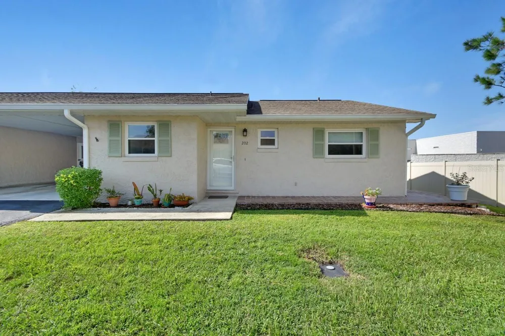 202 ELMWOOD AVENUE #330 Deland, FL 32724