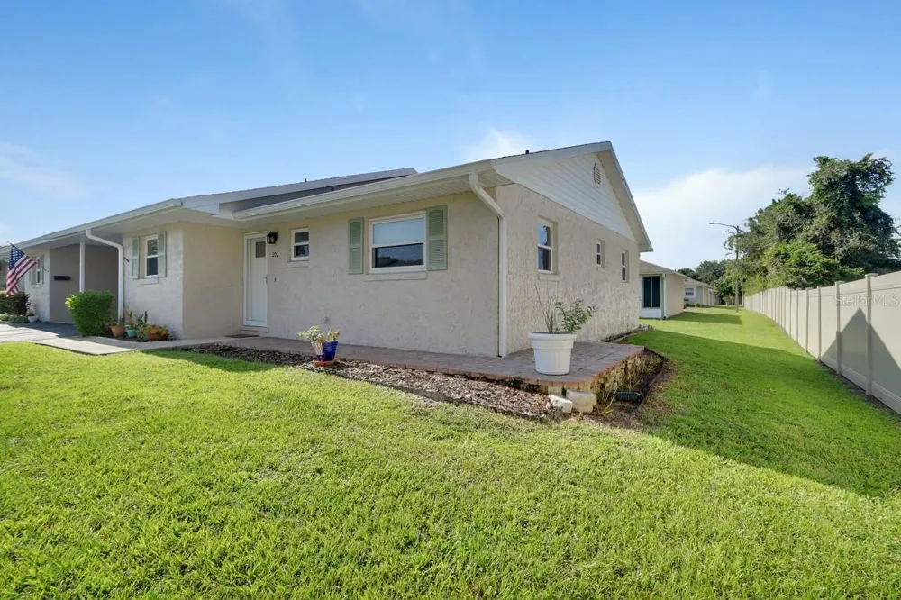 202 ELMWOOD AVENUE #330 Deland, FL 32724