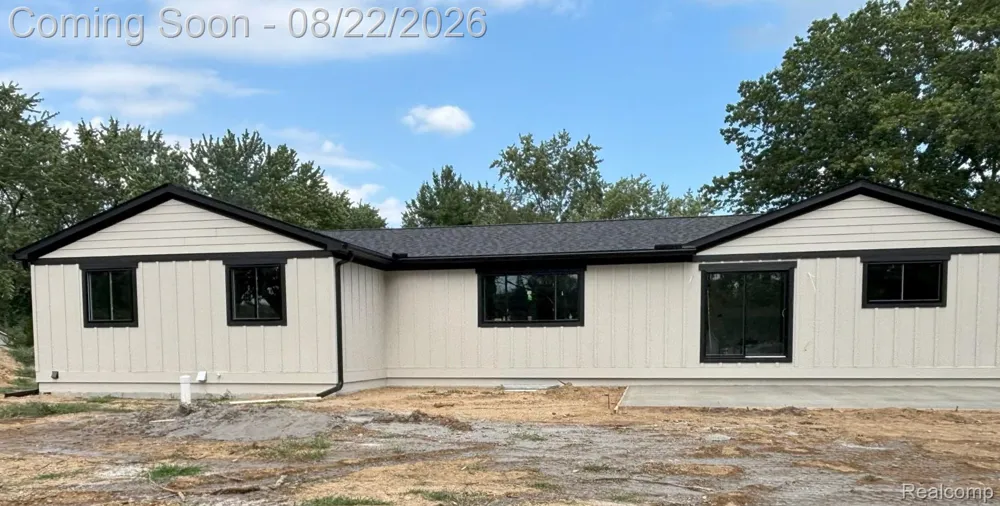 6119 Ashland Street Commerce Charter Township, MI 48382