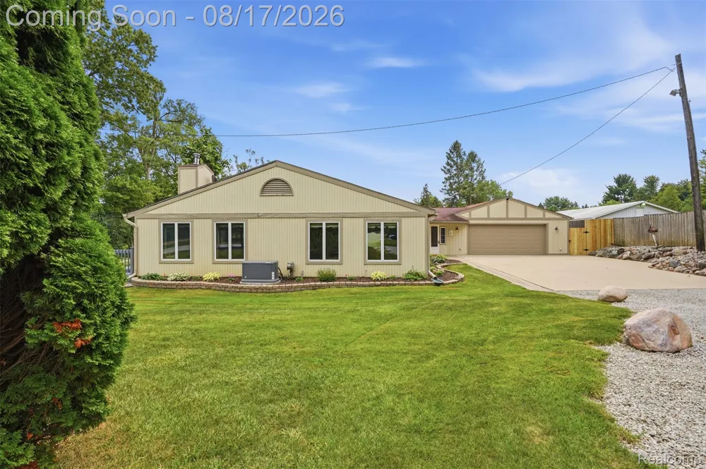 10286 7 Mile Road Salem Township, MI 48167